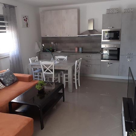 Apartamento Apartman Nada Ližnjan Exterior foto