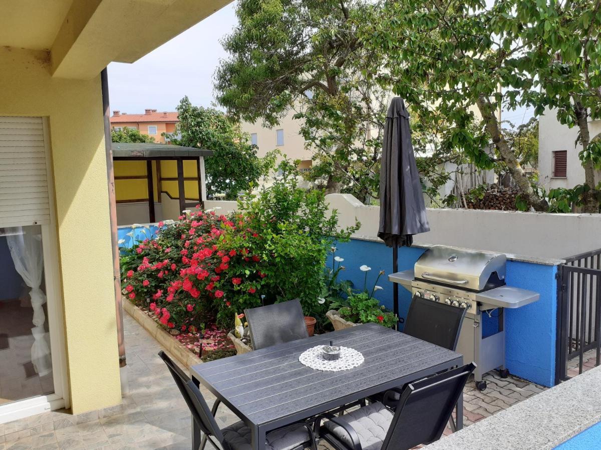 Apartamento Apartman Nada Ližnjan Exterior foto